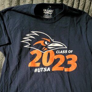 ****Class of 2023 UTSA T-Shirt Sz M